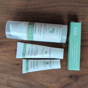 Unopened REN Clean Skincare Evercalm Set
